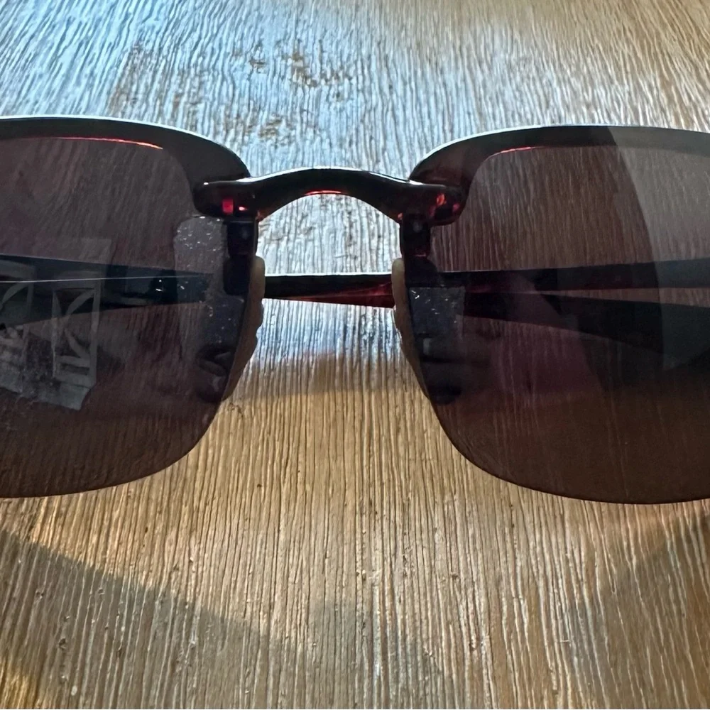 Stylish Brown Sunglasses - Picture 4 of 11